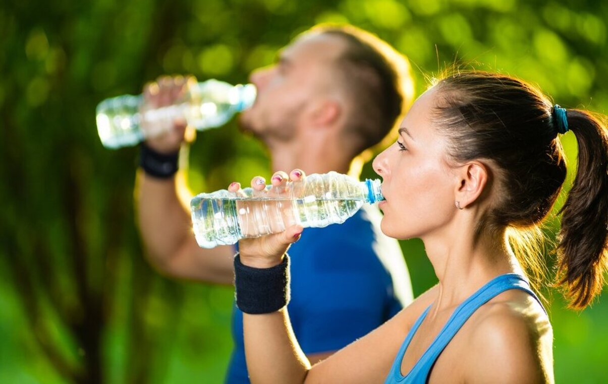 Rutinitas Minum Air untuk Menjaga Keseimbangan Aktivitas Sepanjang Hari